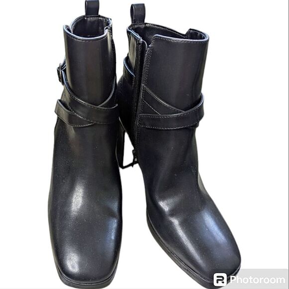 Kenzie Black Vegan Leather Zip Up 3.5"  Block Heel Square Toe Booties size 8 - Picture 2 of 14
